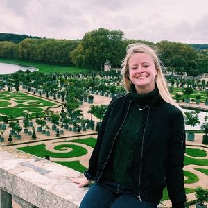 Meet your Posher, Abigail